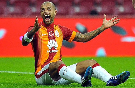 Sarı-kırmızılı taraflar Felipe Melo'nun doğum gününü unutmadı