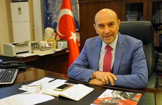 İzmir Büyükşehir Belediyesi'ne moloz isyanı