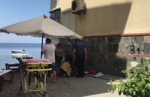 Üçüncü kattaki evin balkonundan düştü! Ağır yaralandı