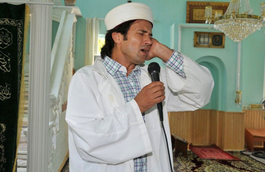 İhraç edilen ve seçimlerde yıkılan 'Rockçı İmam' mahkemeden de darbeyi yedi