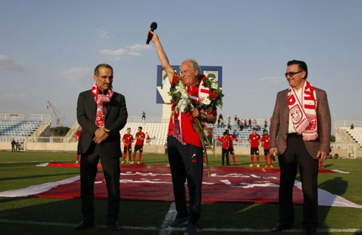 Mustafa Denizli'ye Traktör Sazi ile ilk antrenmanında sevgi seli