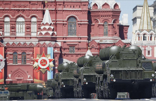 Rusya yenilmez silahlarını bekliyor