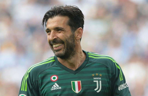 Buffon Juventus'a geri döndü