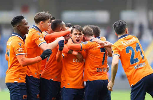 Başakşehirli yıldız isyan bayrağını açtı: Bırakın Fenerbahçe'ye gideyim