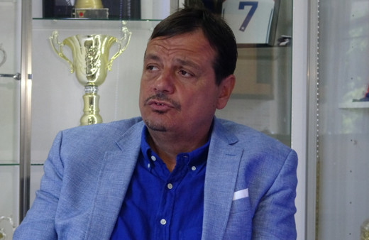 Ergin Ataman maç boyunca neden ayağa kalkmadığını anlattı