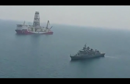 Yavuz sondaj gemisine Barbaros eşlik ediyor