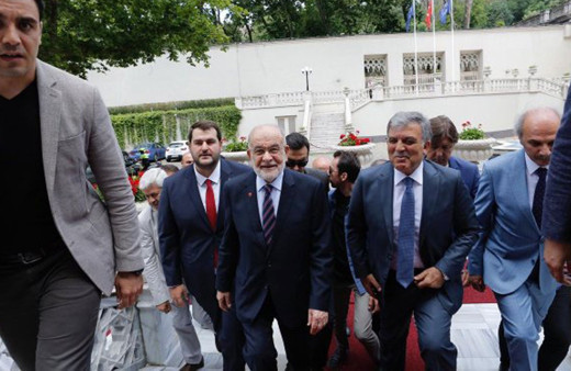 Saadet Partisi'nin D-8 etkinliği Abdullah Gül'e dikkat çeken karşılama