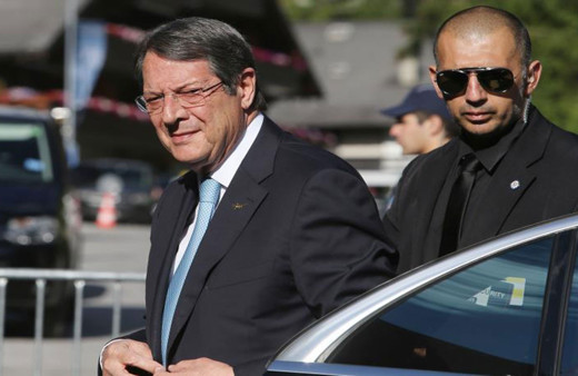 Merdivenden düşen Anastasiadis hastaneye kaldırıldı!