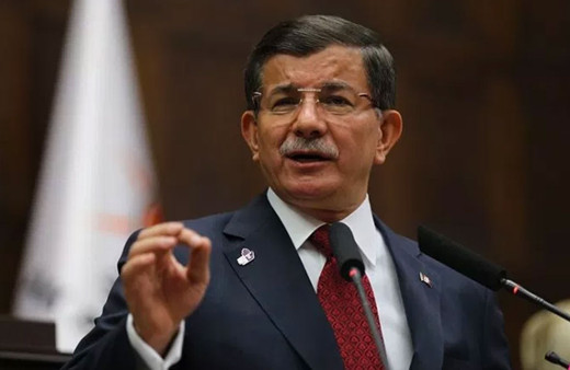 Davutoğlu'ndan gazetecilerin işine son verilmesi hakkında açıklama