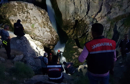 Kayseri'de selfie çeken genç kayalıklardan yuvarlandı
