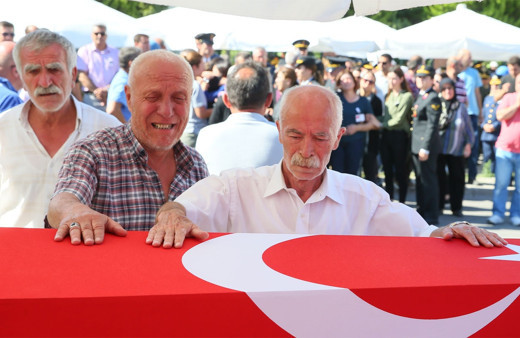 Şehit teğmen son yolculuğuna uğurlandı