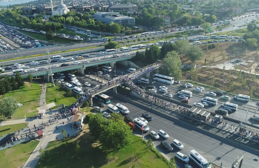 FSM'deki çalışma Metrobüs duraklarını felç etti