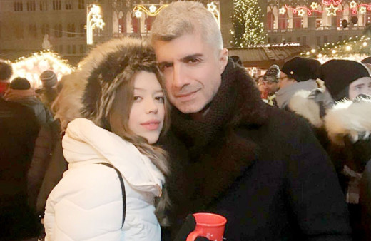 Güvenlikler apar topar araya girdi! Özcan Deniz sahnede neye uğradığını şaşırdı