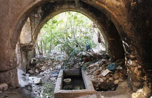 Mahalleli isyan etti Batman'da tarihi hamam çöplüğe dönüştü