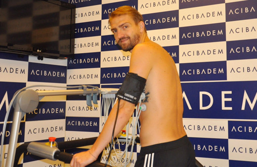 Caner Erkin ve teknik ekip sağlık kontrolünden geçti