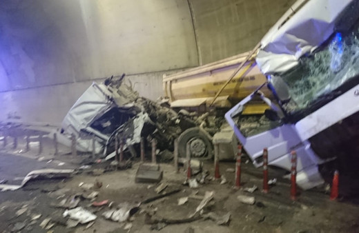 Sabiha Gökçen Havalimanı bağlantı yolundaki tünelde feci kaza meydana geldi