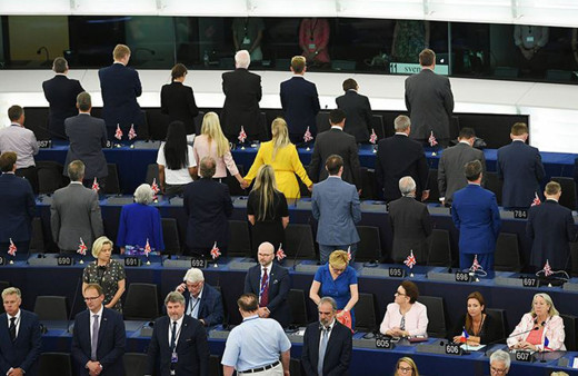 AP'de yeni dönem Brexitçilerin protestosuyla başladı