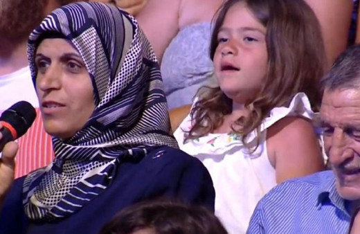 Survivor 2019 canlı yayında yürekleri ağza getiren anlar! Yusuf'un annesi fenalaştı