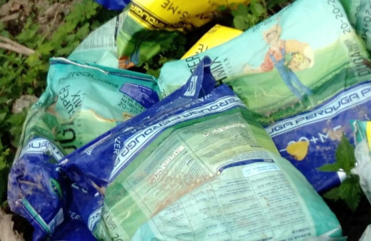 Mudurnu Çayı kenarına atılan kimyasal madde çuvalları tedirgin etti