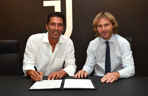 Juventus Buffon'un transferini resmen duyurdu