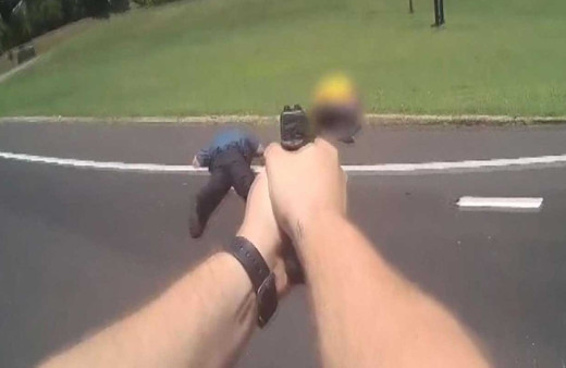 ABD polisi bıçaklı saldırgana kurşun yağdırdı