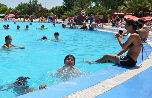 Tatilde olanlara uzmanlardan önemli uyarılar! Havuza girmeden önce...