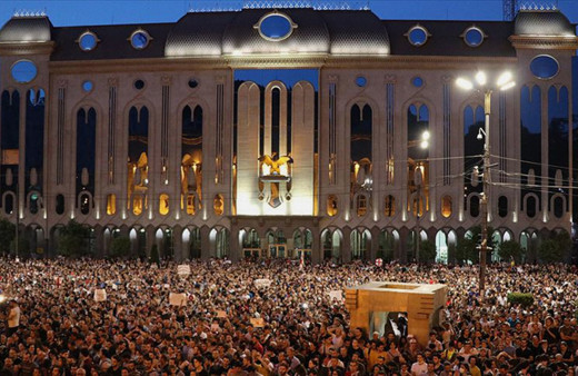 Gürcistan Başsavcılığı: Protestocuların darbe girişimi engellendi