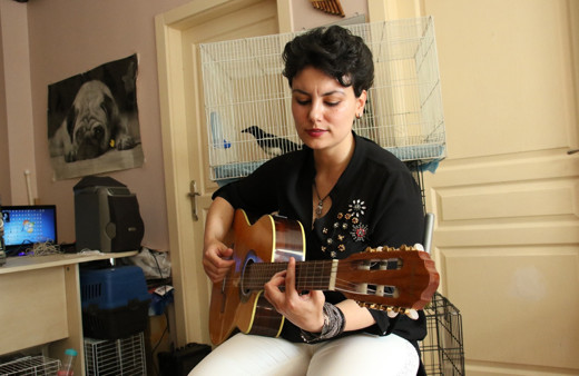 Onlar için şarkı besteledi! Tam 200 tanesi ile birlikte yaşıyor