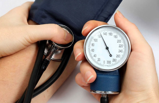 Uzmanlar sıcak havalarda kan basıncı konusunda uyardı! İşte dikkat edilmesi gerekenler