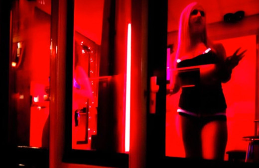 Belediye başkanının genelevleri kapatma önerisi olay oldu.