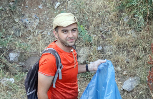 İşinden istifa etti fidan dikmeye başladı