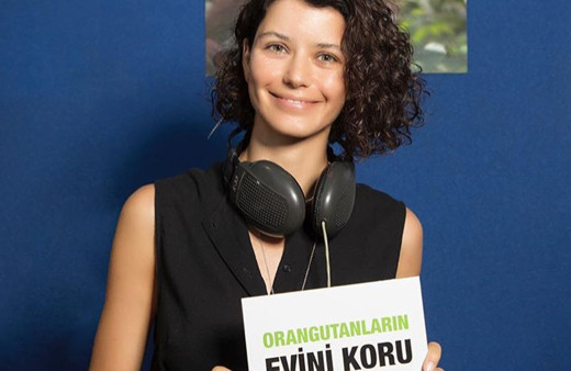 Beren Saat'ten bikinili ve makyajsız paylaşım olay oldu