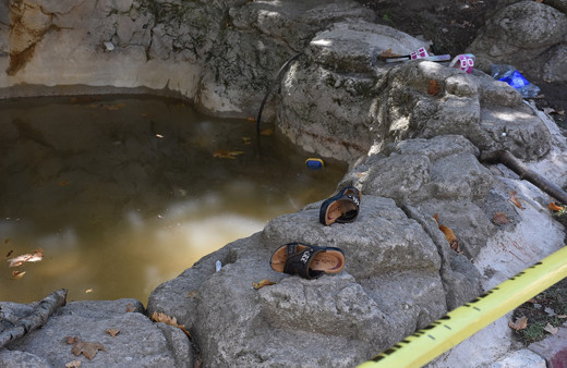 İzmir'de süs havuzuna giren iki çocuk akıma kapılarak ağır yaralandı