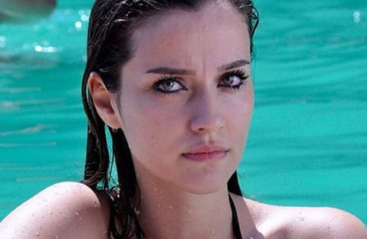 Sen Anlat Karadeniz'in Nefes'i bikinili pozuyla nefes kesti