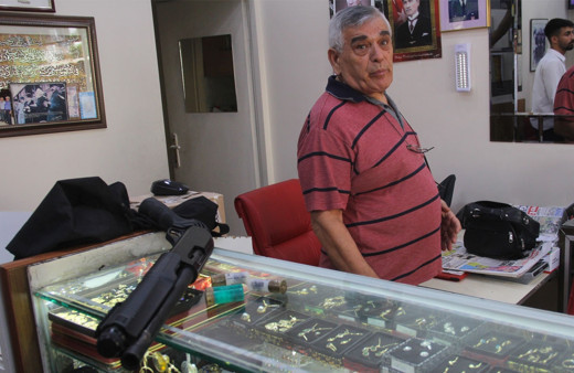 Soyguncuyu 'gel yemek ısmarlayım' diyerek ikna etti