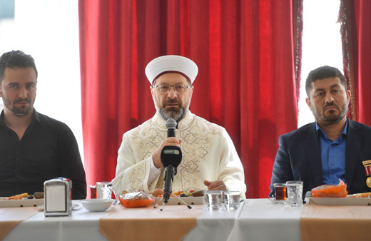 Diyanet İşleri Başkanı Ali Erbaş, 15 Temmuz gazileriyle buluştu