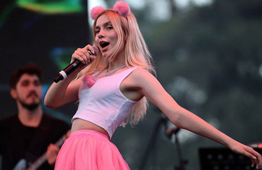 Aleyna Tilki'den ağızları açık bırakan olay kalça şovu! Sosyal medya sallandı