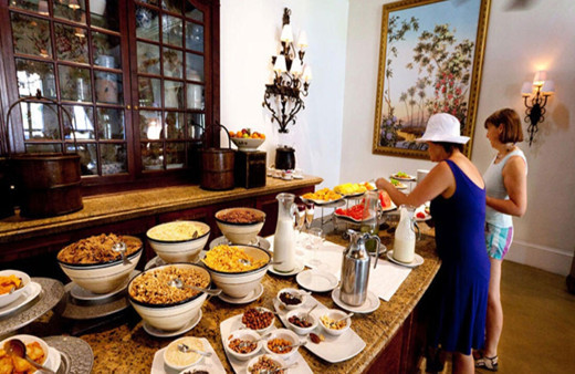 'Her şey dahil' tatilde hastalık riskine dikkat! Uzmanı uyardı!