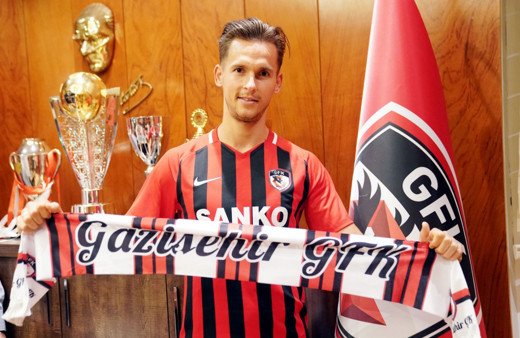 Gazişehir'e Polonyalı sağ bek