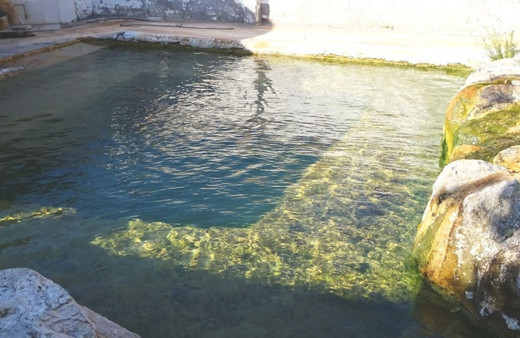 Kütahya'daki tarihi havuz pislikten geçilmiyor! Kont Drakula bile burada şifa bulmuştu