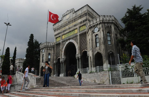 Ünlü profesörün cezası belli oldu! Öğrencisine bilerek düşük not vermişti!
