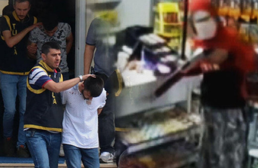 İstanbul Tuzla'da etekli soyguncular güvenlik kamerasında