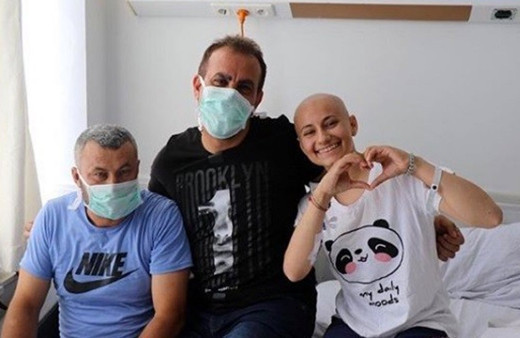 Haluk Levent lösemili hayranını ziyaret etti! Sosyal medyada büyük beğeni topladı