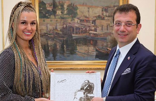 Tuğba Özay Ekrem İmamoğlu'nu makamında ziyaret etti yere göğe sığdıramadı