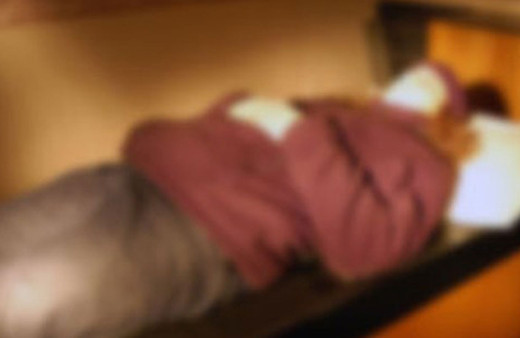 Annesinin cesediyle 3 yıl yaşadı! Çocuğuna travma yaşattı