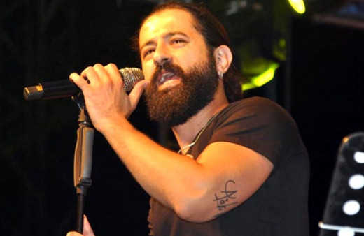 Koray Avcı Hadise'ye özendi! Almanya konserinde oryantal şovu olay oldu