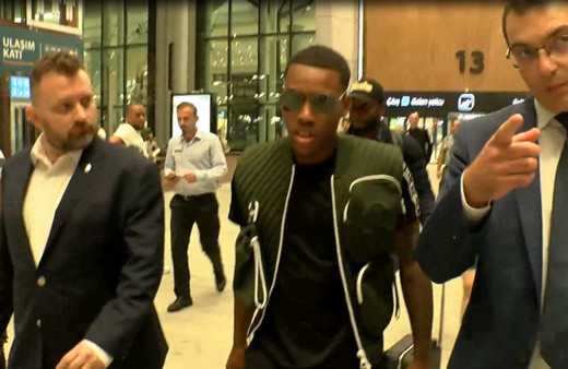 Fenerbahçe'nin yeni transferi Garry Rodrigues, İstanbul'a geldi