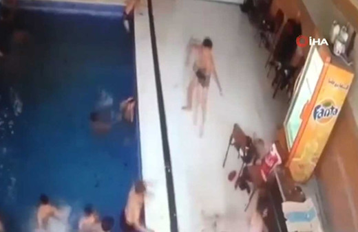 Çocuk elektrik akımına kapıldı  o anlar saniye saniye kaydedildi