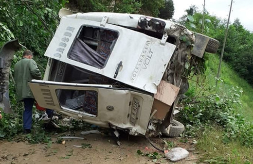 Giresun'da minibüs şarampole yuvarlandı: Ölüler ve yaralılar var