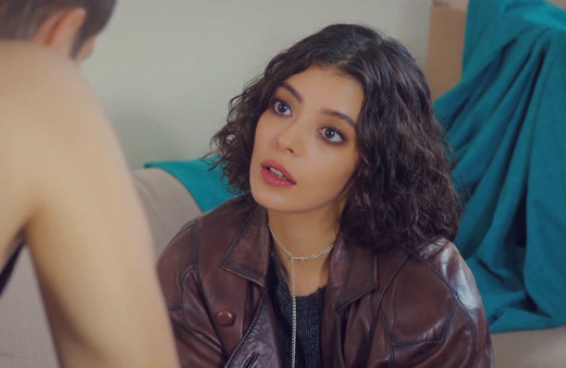 Selin Şekerci bikinili görüntülendi! Aldığı kilolarla takipçilerine pes dedirtti